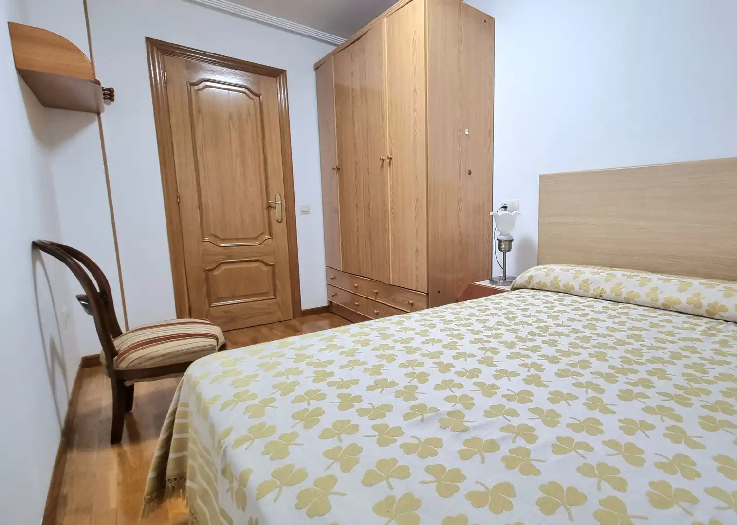 Habitación de Piso de alquiler en Carreño con Amueblado