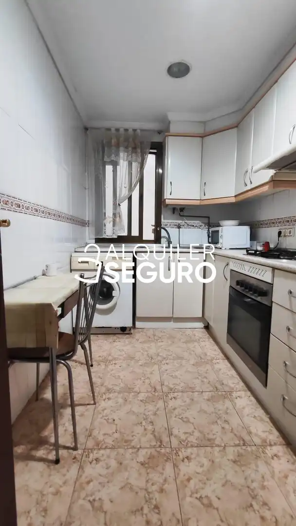 Kitchen of Flat for rent in Madrid  with Air Conditioner, Terrace and Furnished