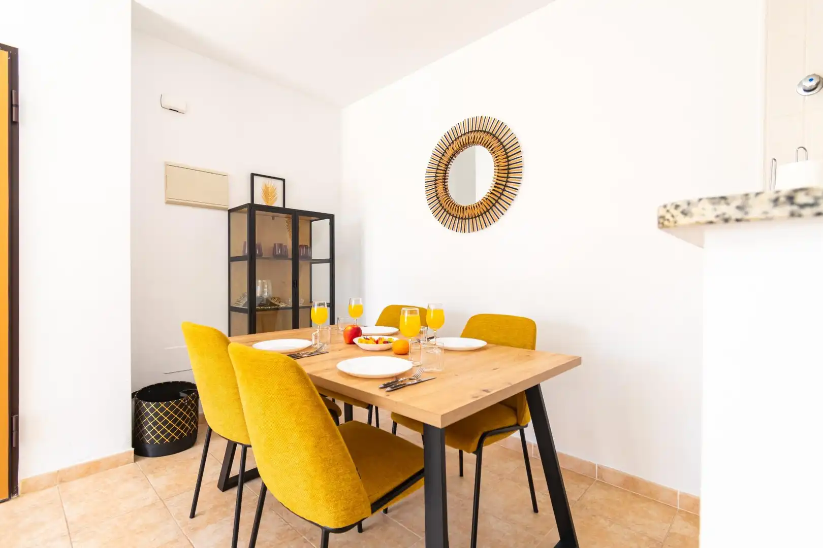Menjador de Apartament en venda en Águilas amb Aire condicionat, Terrassa i Moblat