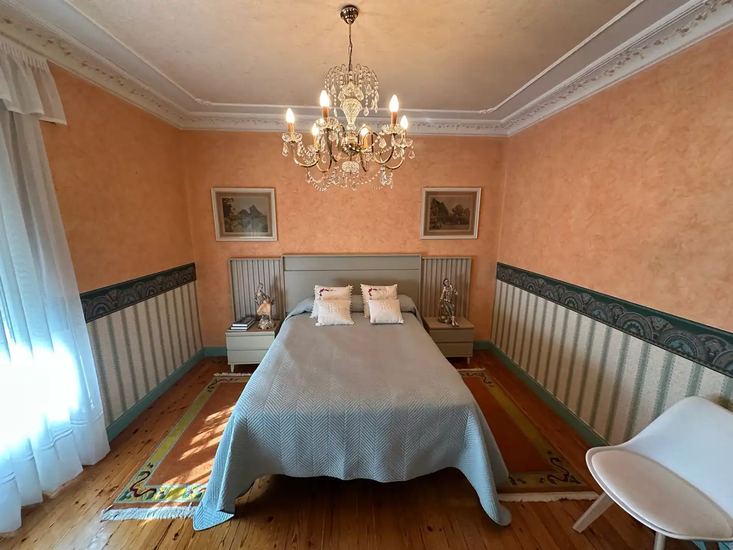 Dormitori de Casa adosada en venda en Burgos amb Calefacció, Jardí privat i Traster