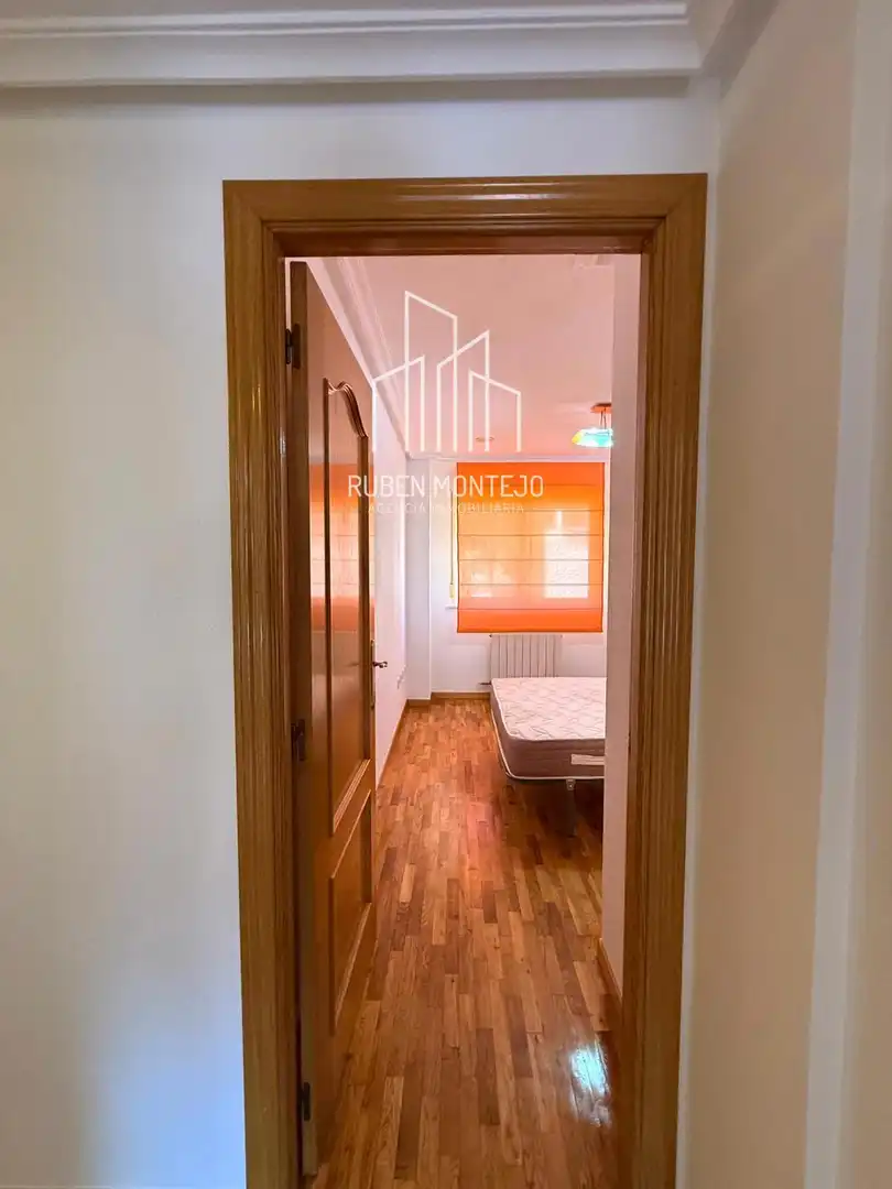 Bedroom of Flat for rent in Salamanca  with Heating, Parquet flooring and Terrace