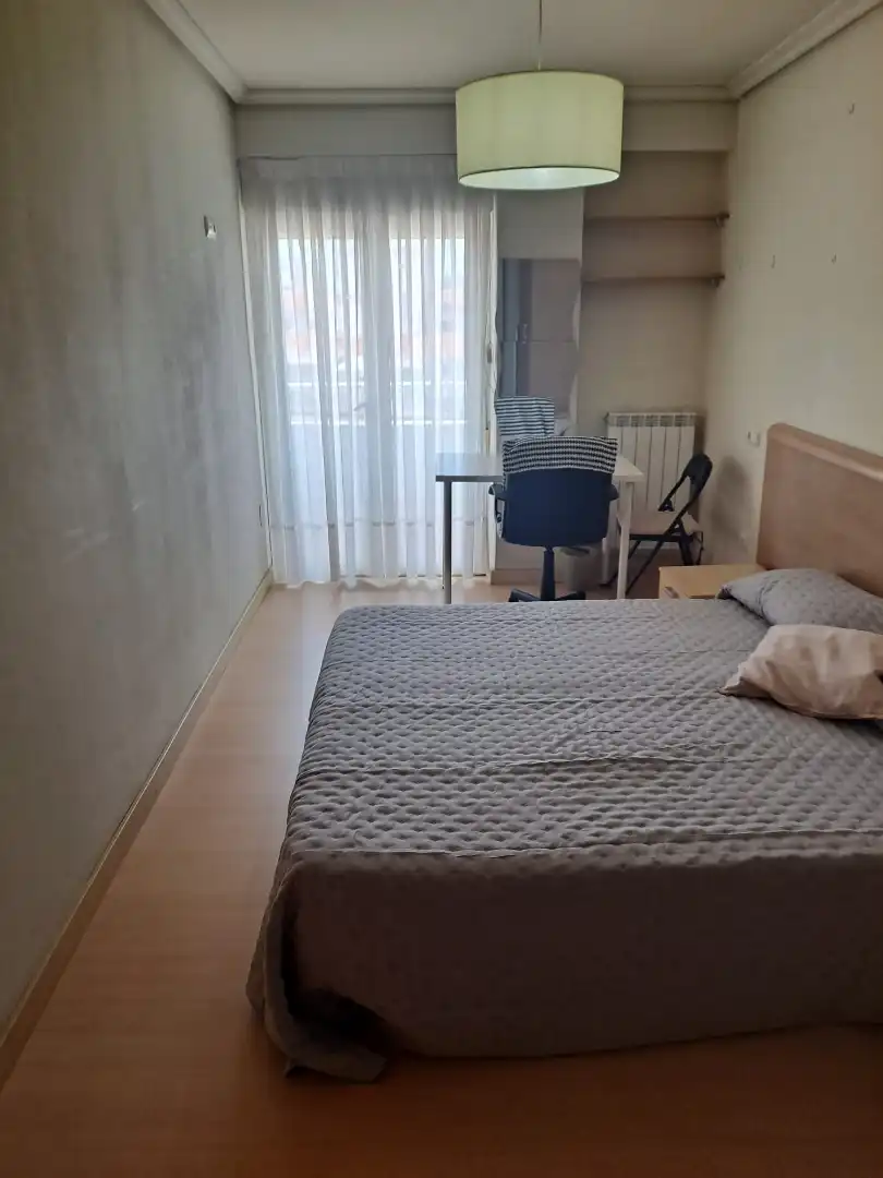 Habitación de Piso de alquiler en Zaragoza con Calefacción, Parquet y Amueblado