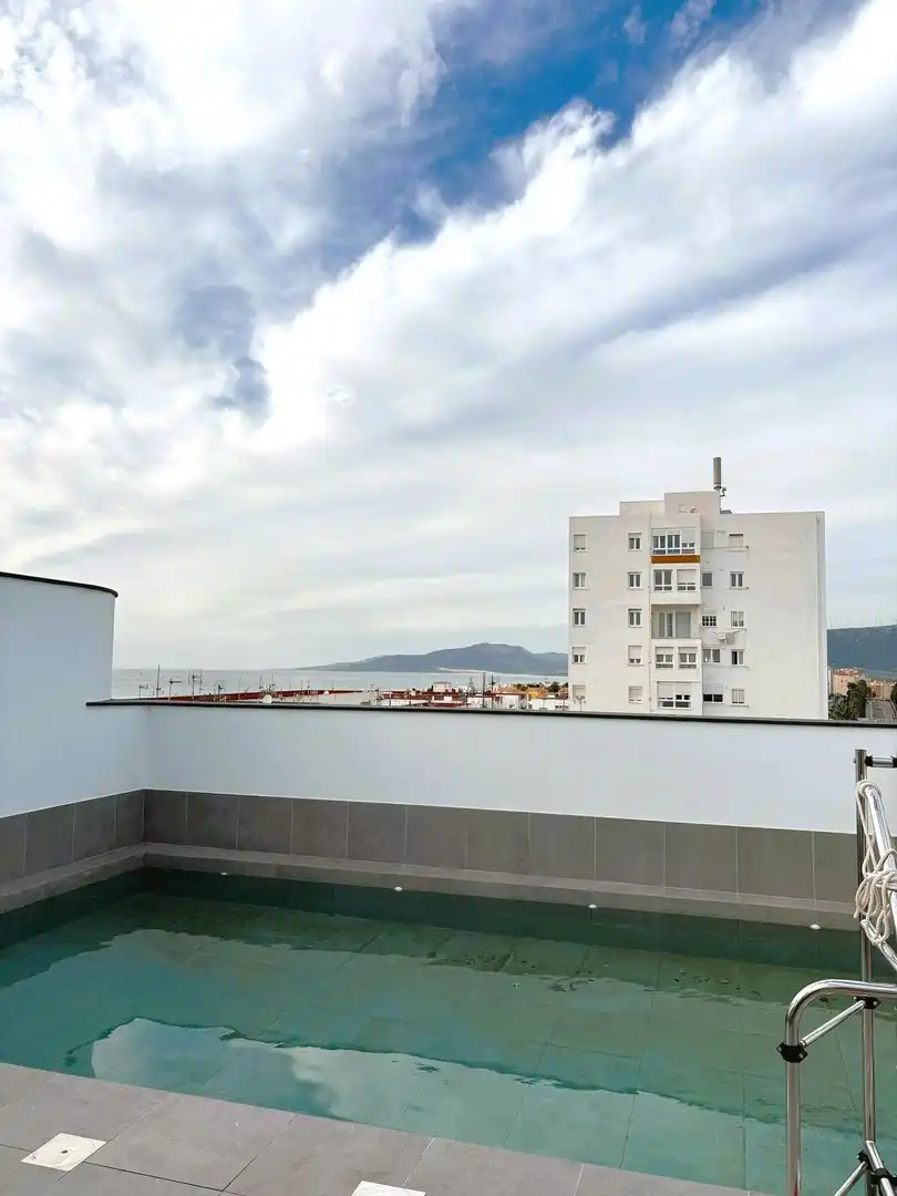 Vista exterior de Àtic en venda en Tarifa amb Aire condicionat, Calefacció i Terrassa
