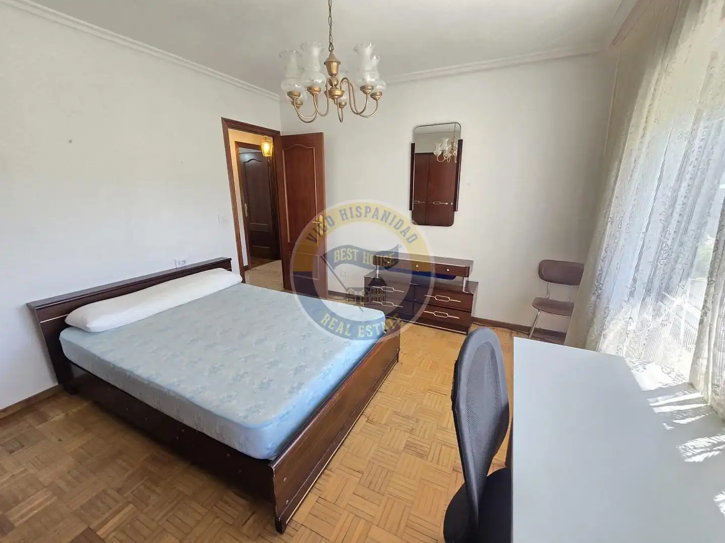 Habitación de Piso de alquiler en Vigo  con Calefacción, Parquet y Amueblado