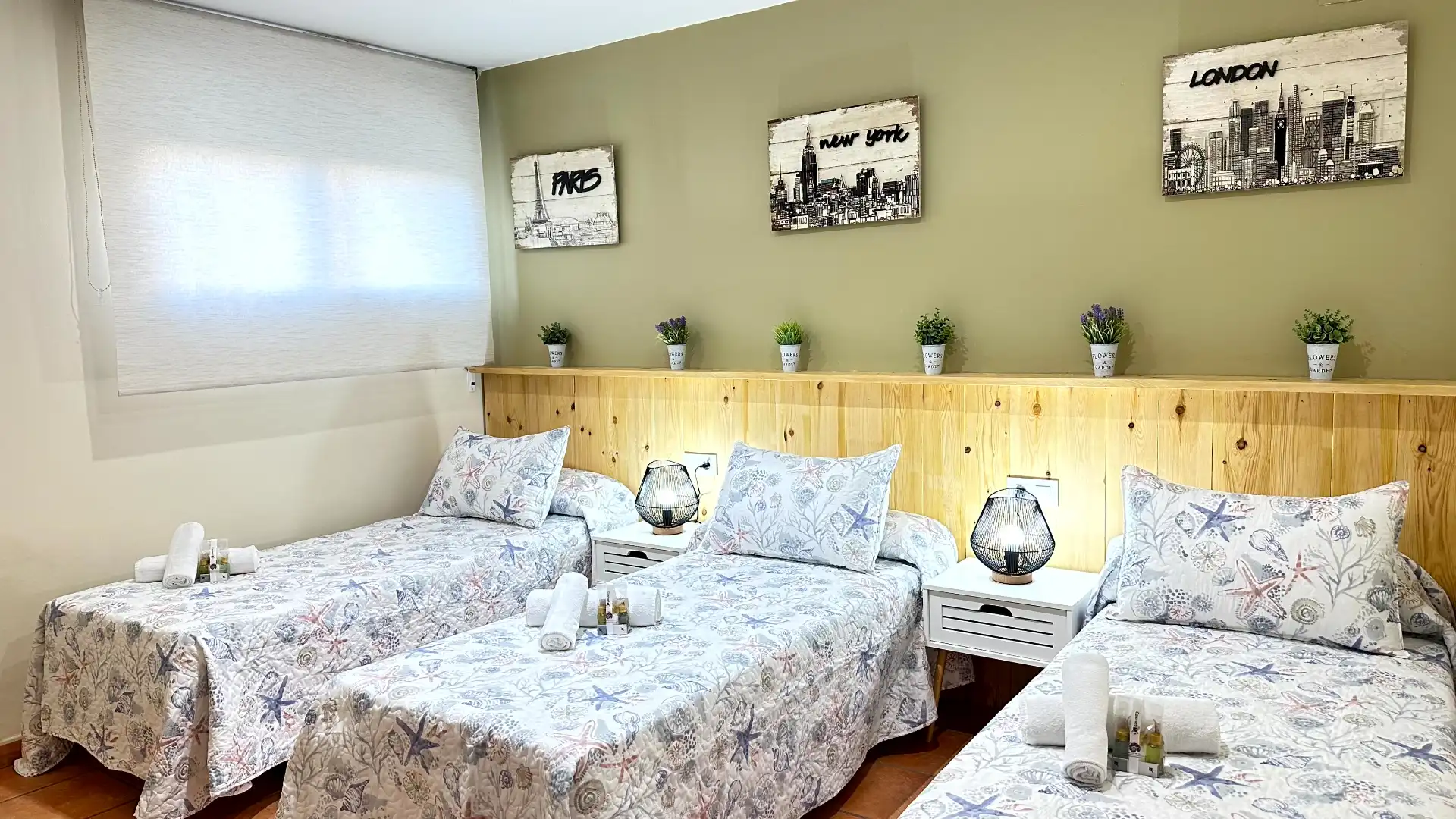 Dormitori de Apartament de lloguer en Oliva amb Aire condicionat, Calefacció i Terrassa