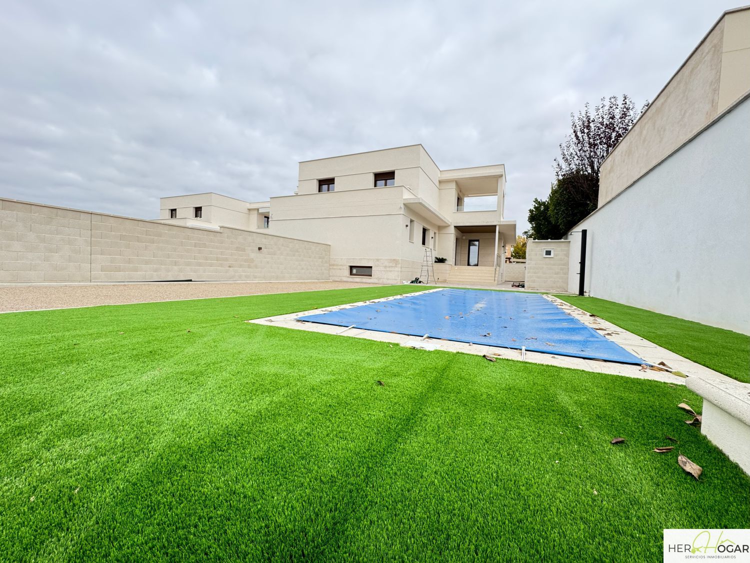 Swimming pool of House or chalet to rent in Cobisa  with Air Conditioner, Heating and Terrace