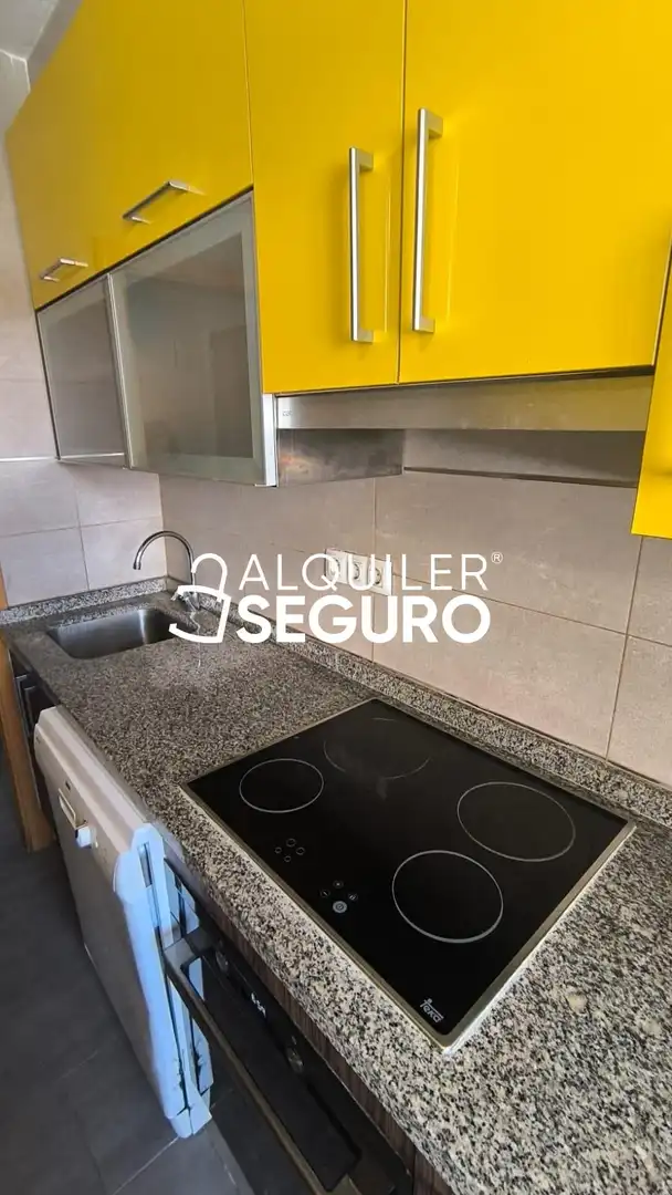 Cocina de Piso de alquiler en Sevilla con Terraza y Amueblado