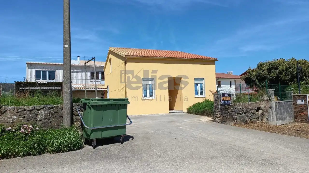 Vista exterior de Casa o chalet en venta en Zas con Calefacción, Jardín privado y Amueblado