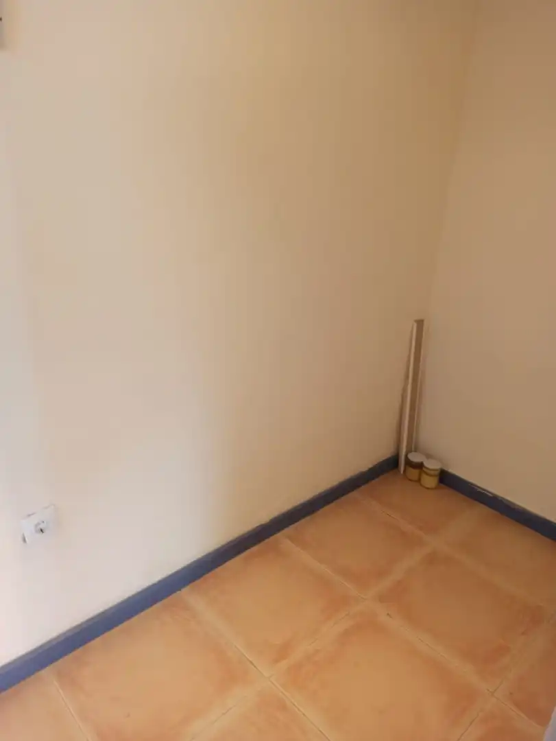Habitación de Local de alquiler en Arroyo de la Encomienda