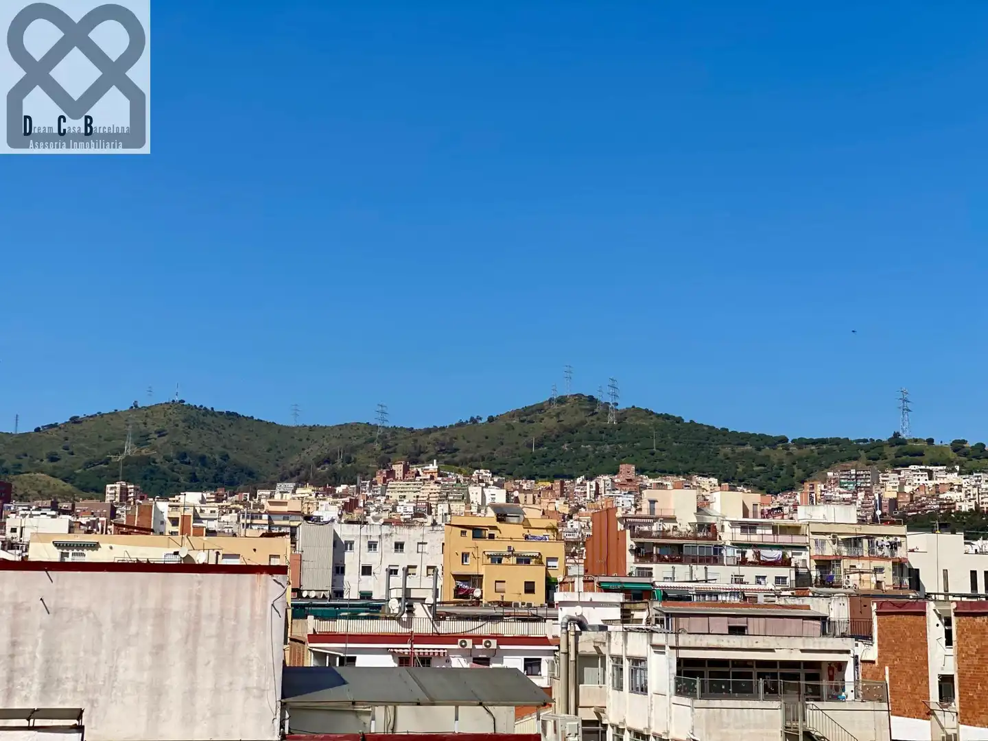 Außenansicht von Dachboden zum Verkauf in Barcelona mit Heizung und Terrasse