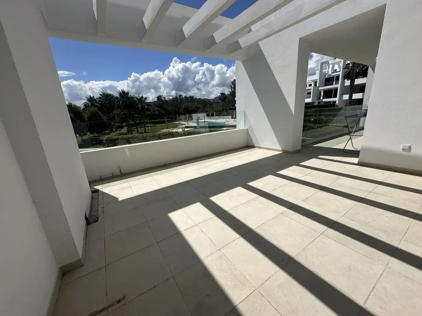Terraza de Apartamento en venta en Estepona con Terraza, Trastero y Piscina comunitaria