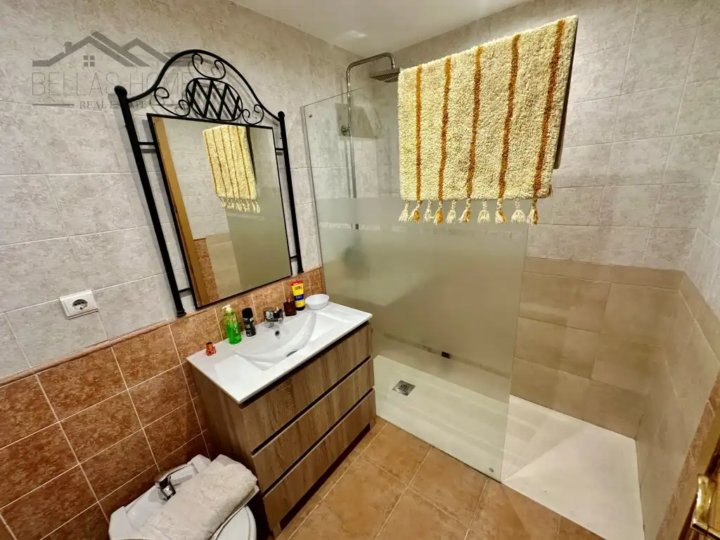 Baño de Piso en venta en Estepona con Aire acondicionado, Terraza y Piscina