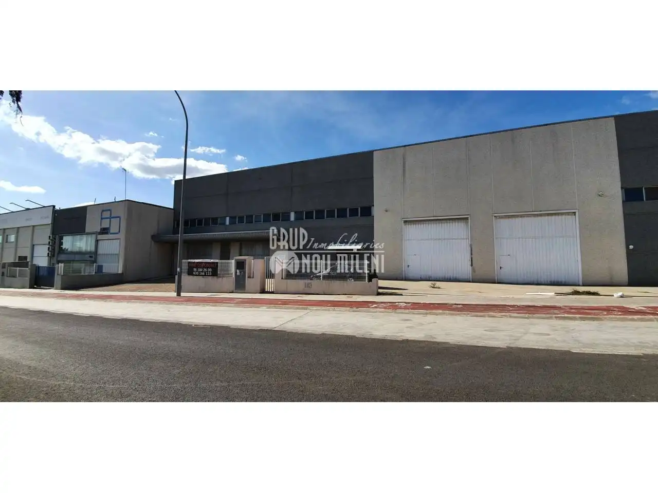 Nau industrial en venda a Montserrat