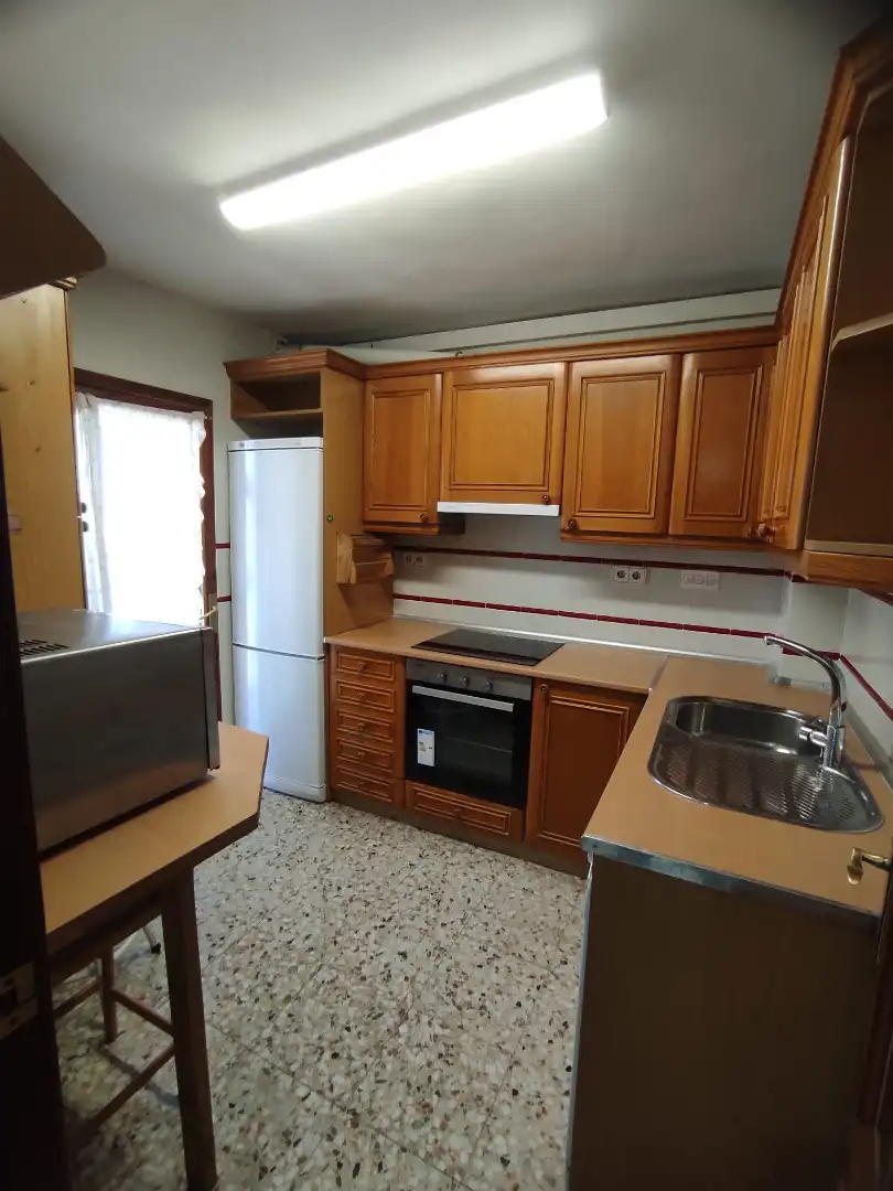 Kitchen of Flat for sale in Zaragoza  with Air Conditioner, Heating and Oven