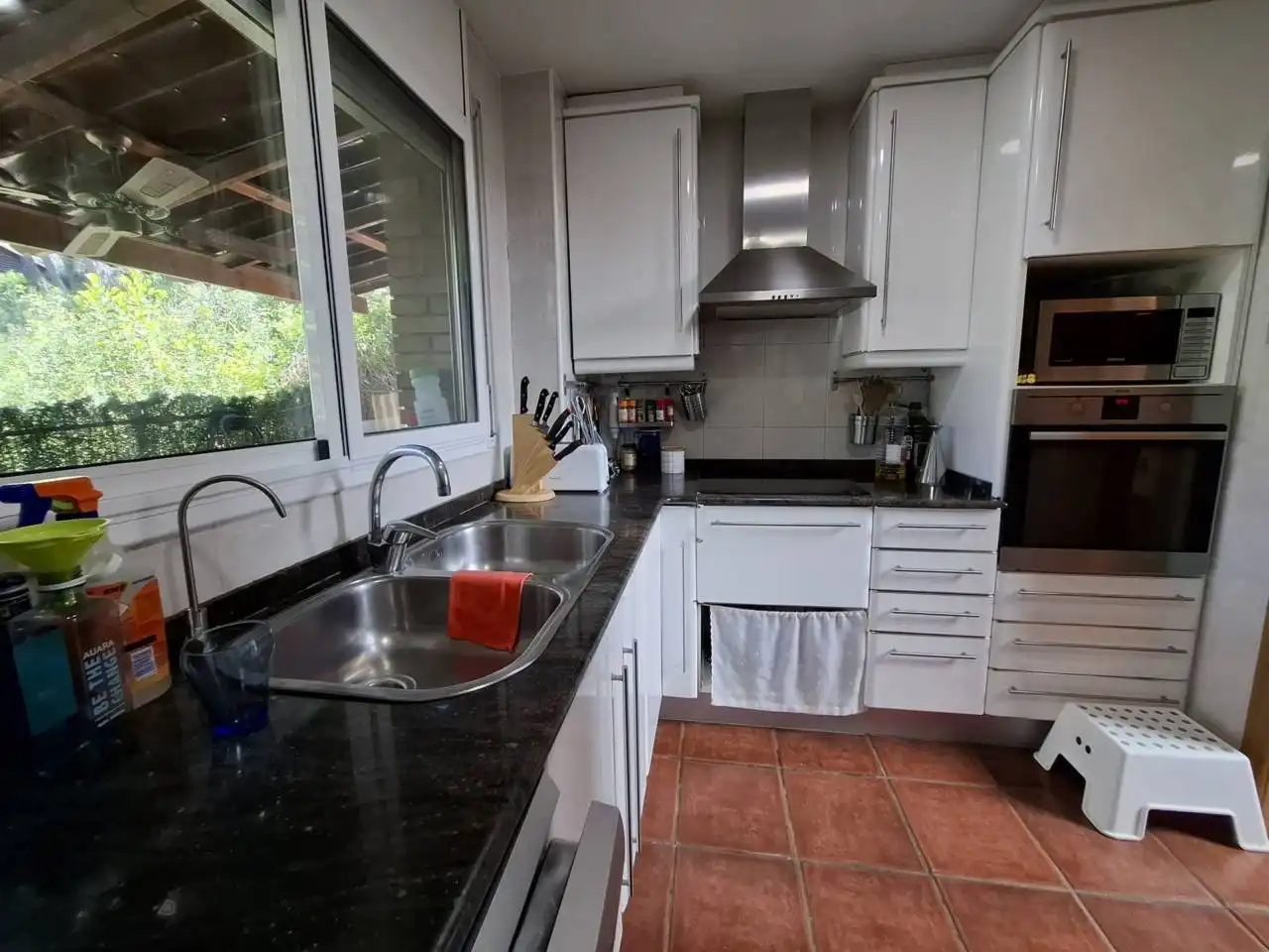 Cuina de Casa o xalet en venda en Rubí amb Aire condicionat, Calefacció i Jardí privat