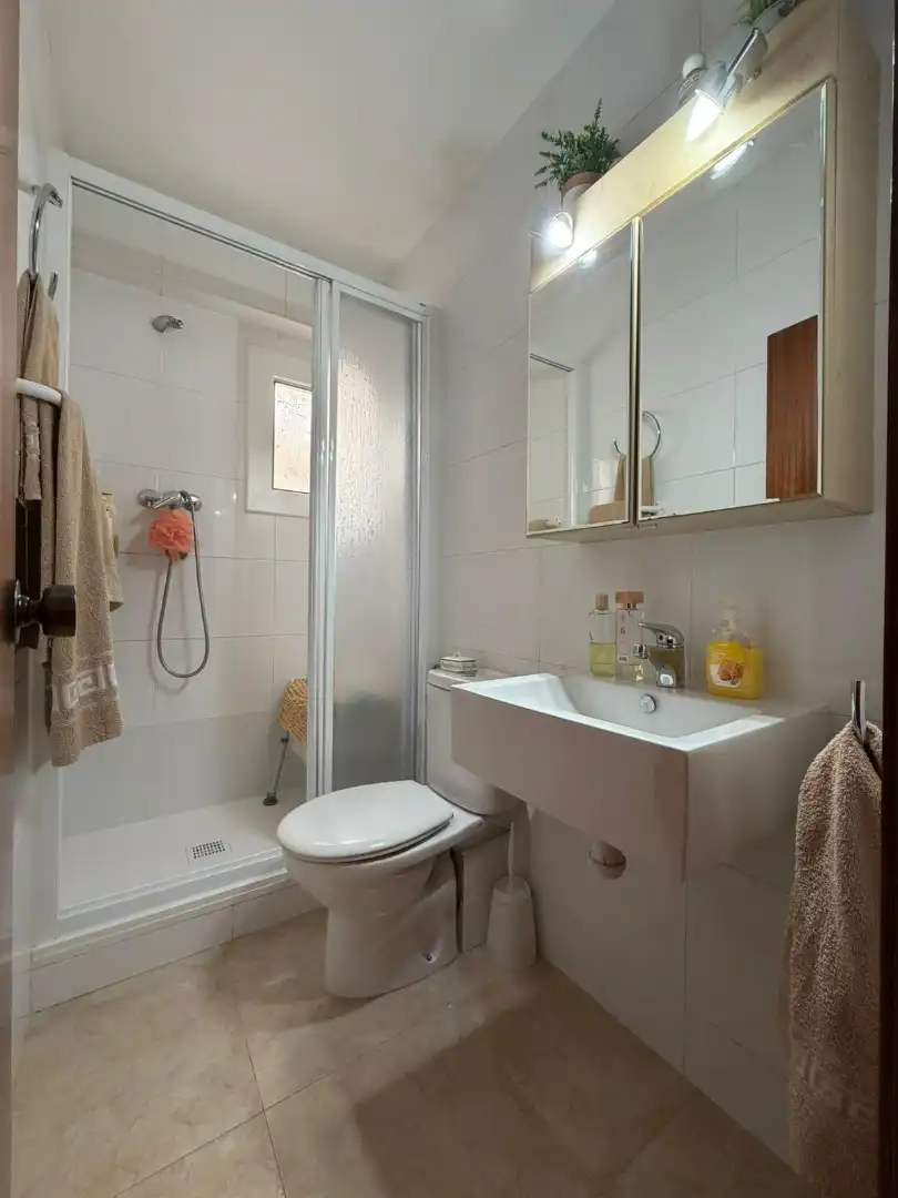 Bathroom of Flat for sale in Cornellà de Llobregat  with Air Conditioner and Furnished
