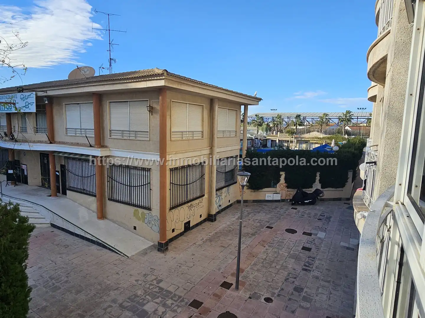 Vista exterior de Pis en venda en Santa Pola amb Terrassa i TV