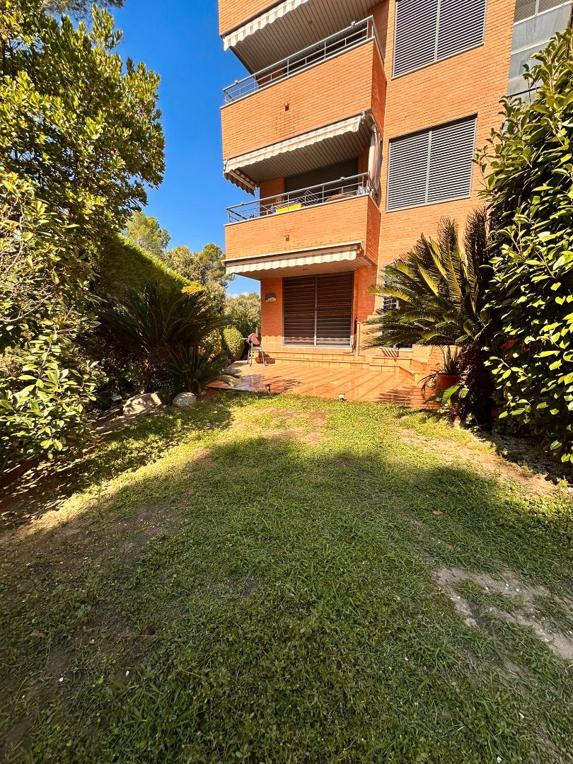 Jardí de Planta baixa en venda en Sabadell amb Calefacció, Jardí privat i Terrassa