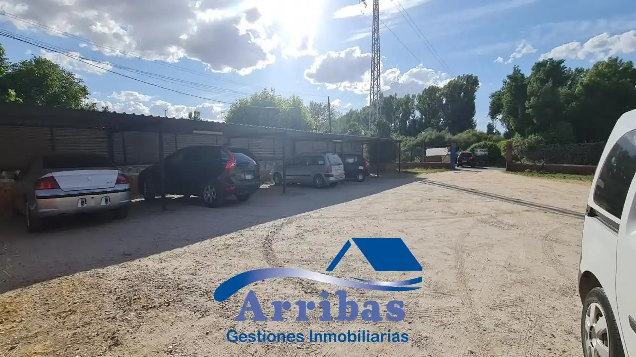 Parking de Local en venta en Escalona con Aire acondicionado y Calefacción