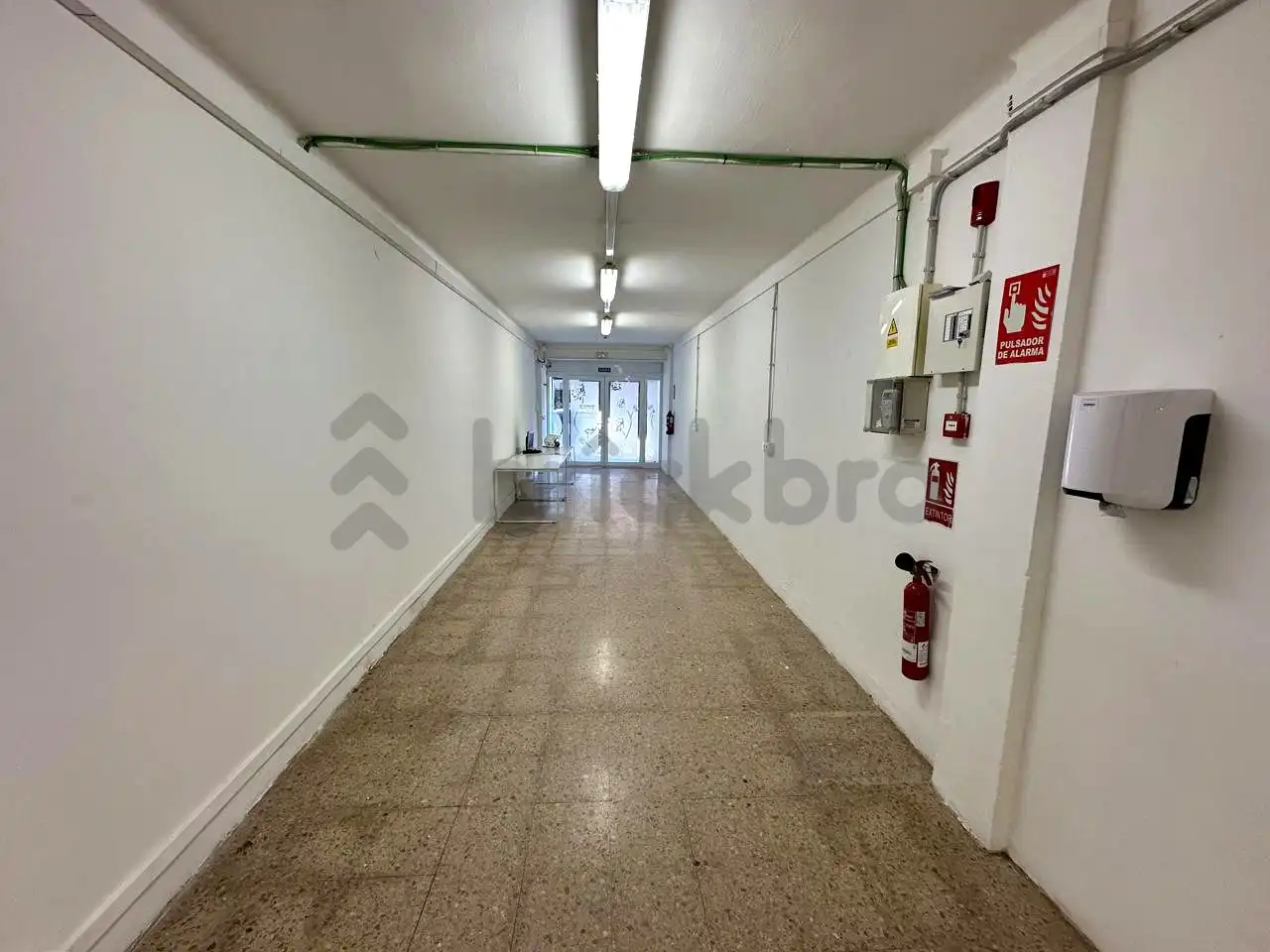 Commercial properties for sale in Barcelona  with Air Conditioner