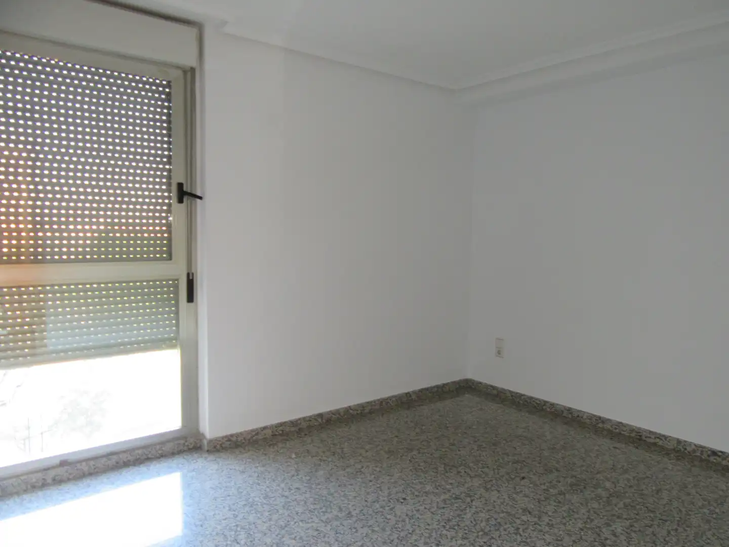 Piso de alquiler en Zaragoza con Calefacción, Terraza y Trastero