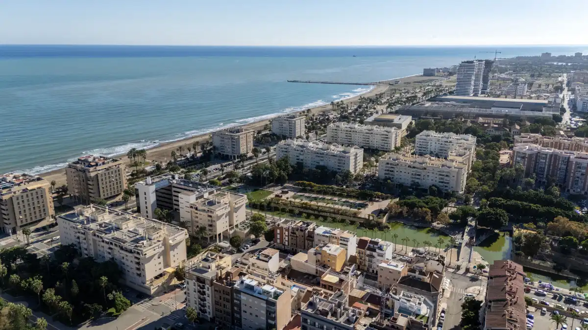 Vista exterior de Dúplex en venda en Málaga amb Aire condicionat, Terrassa i Piscina comunitària