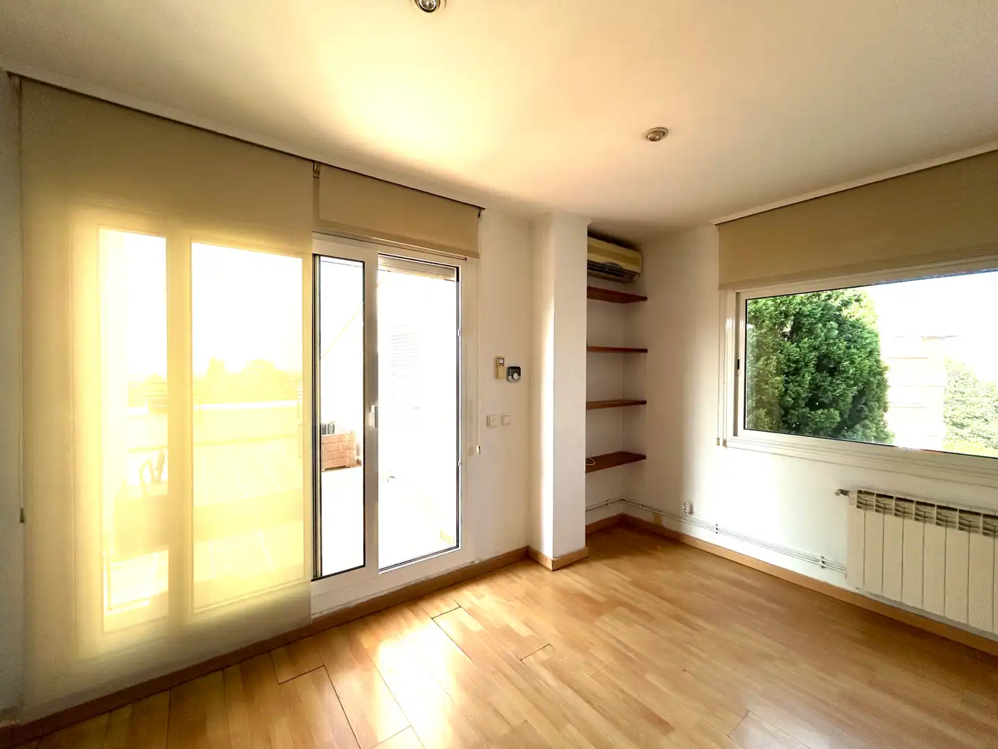 Dormitori de Àtic en venda en Girona amb Aire condicionat, Calefacció i Parquet
