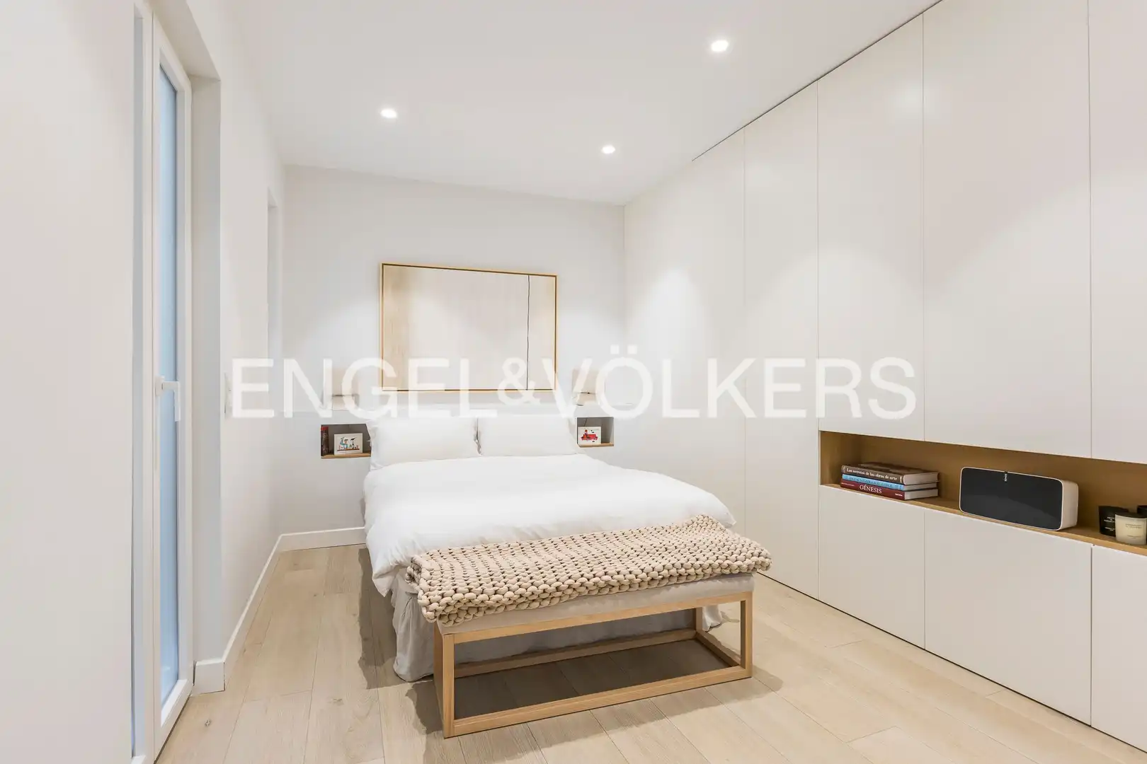 Bedroom of Flat for sale in Madrid  with Air Conditioner, Heating and Storage room