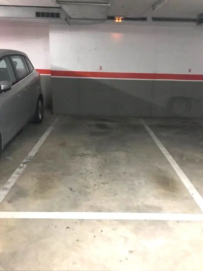 Individual with lift to rent in Matadepera