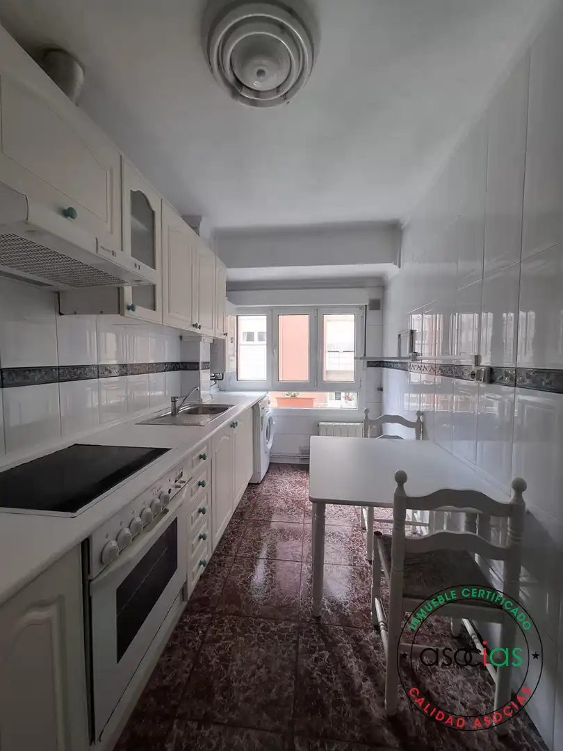 Cocina de Piso en venta en Gijón  con Calefacción