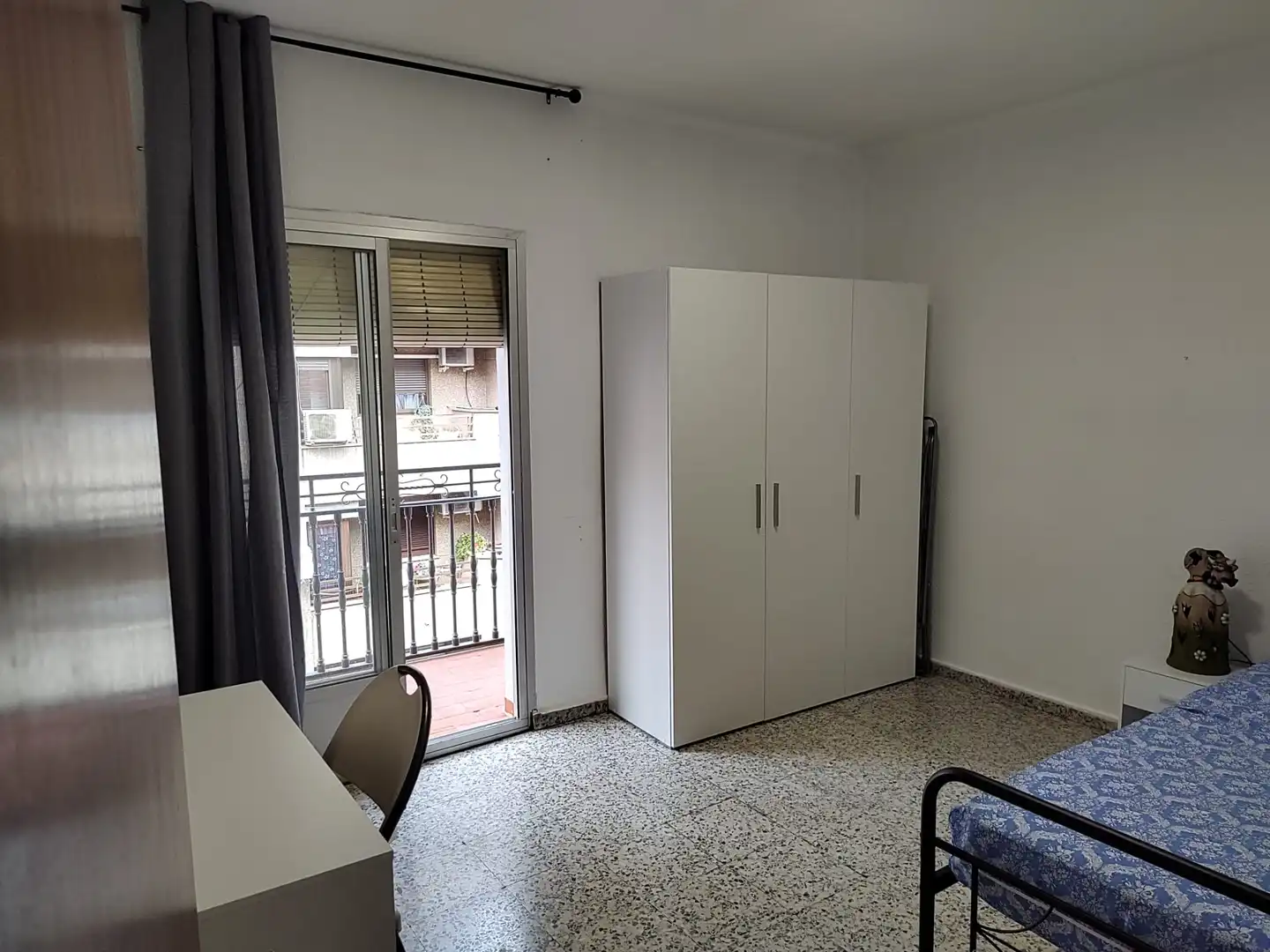 Dormitori de Pis de lloguer en Jaén amb Aire condicionat, Calefacció i Terrassa