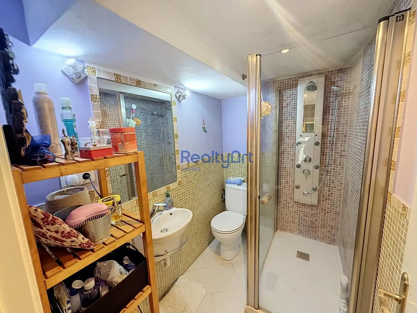 Bathroom of Duplexes for rent in Sevilla  with Air Conditioner and Furnished