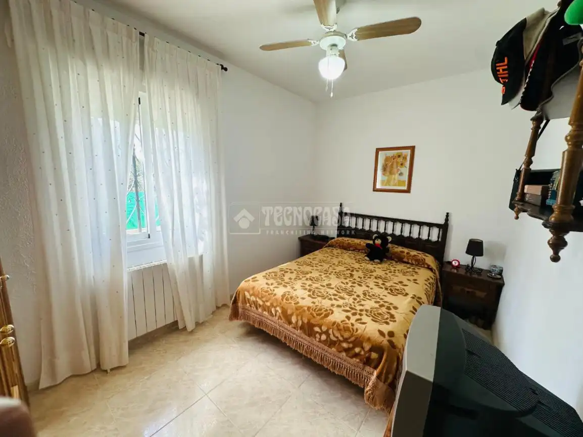 Habitación de Casa o chalet en venta en Escalona con Calefacción, Piscina y Amueblado