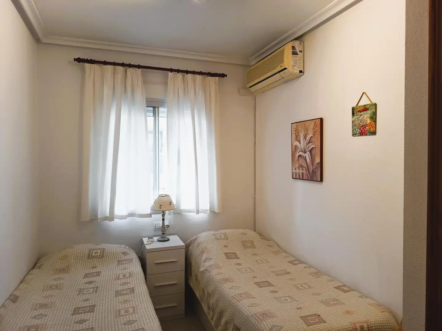 Schlafzimmer von Dachboden zum Verkauf in Orihuela mit Klimaanlage, Terrasse und Schwimmbad