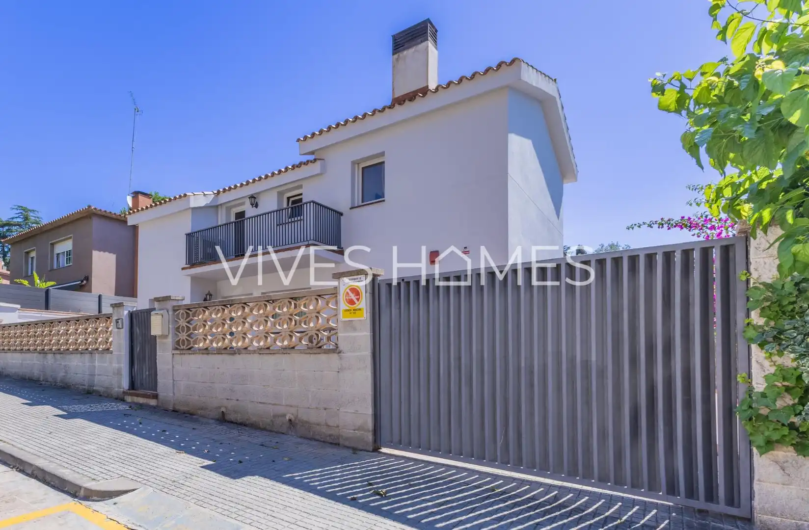 Vista exterior de Casa o xalet en venda en Sant Vicenç de Montalt amb Aire condicionat, Calefacció i Jardí privat