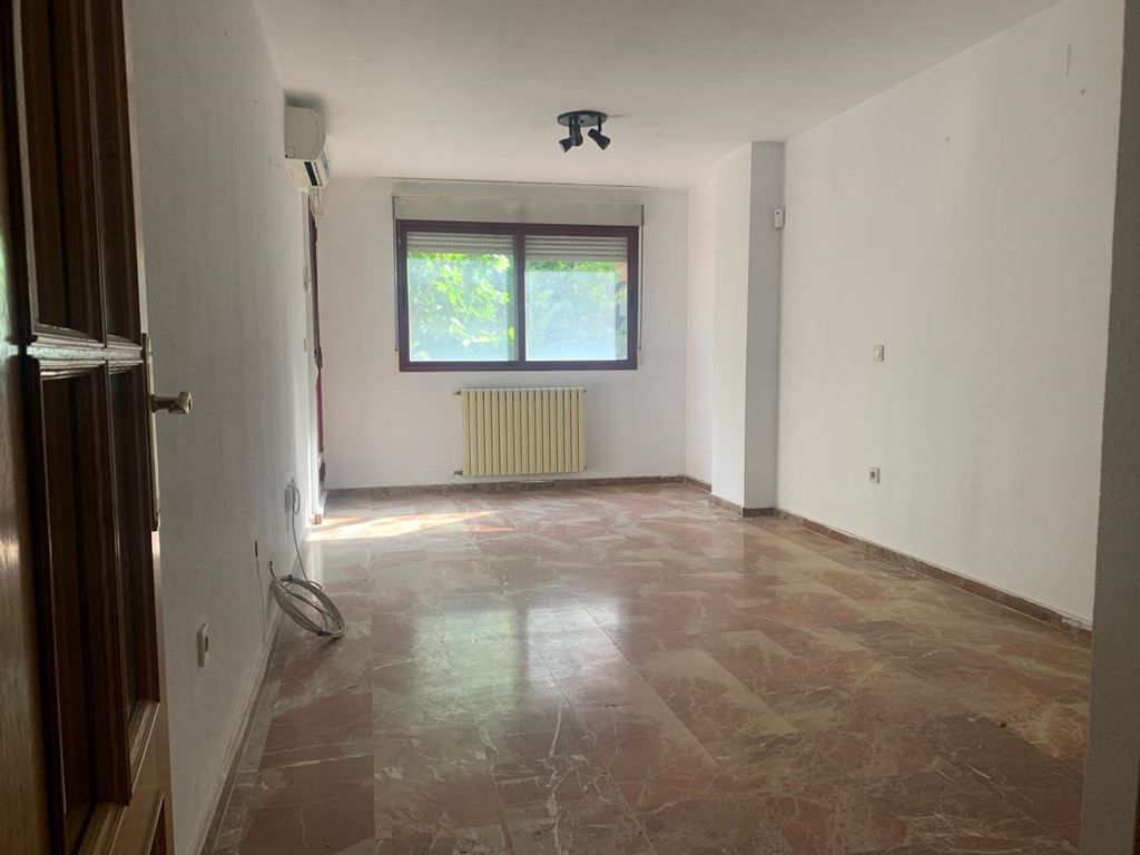 Sala d'estar de Pis en venda en  Albacete Capital amb Balcó
