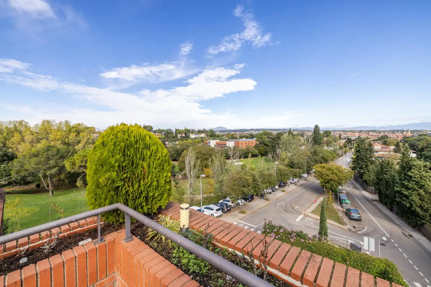 Vista exterior de Pis en venda en Sant Cugat del Vallès