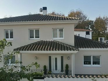 Chalet con jardín en venta en Avinguda de la República Catalana 10