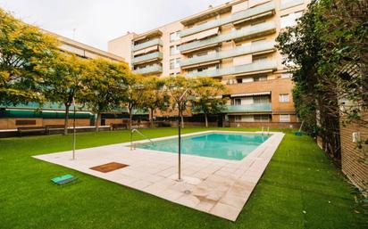 Piscina de Pis en venda en Sabadell amb Calefacció, Terrassa i Traster