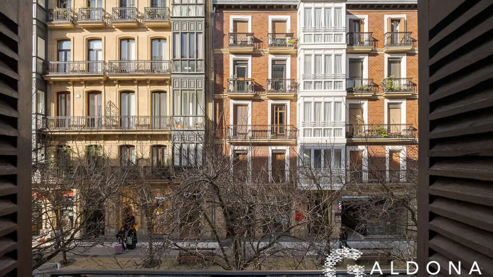 Vista exterior de Piso en venta en Donostia - San Sebastián  con Calefacción, Trastero y Balcón