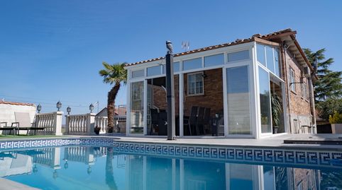Impresionante Chalet Reformado en Torrejon del Rey con Piscina y Apartamento Independiente
