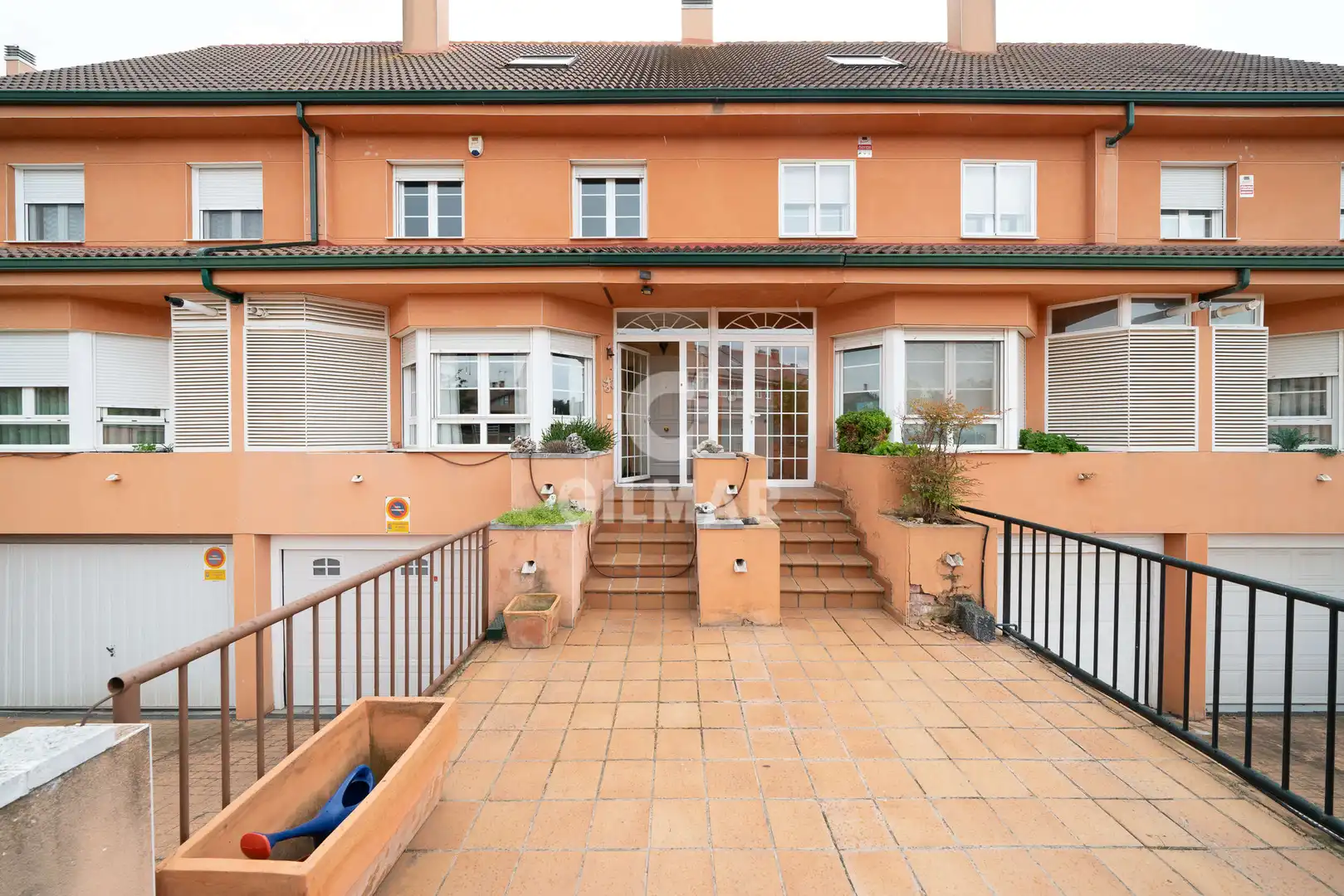 Vista exterior de Casa o chalet en venta en Algete con Calefacción, Jardín privado y Parquet