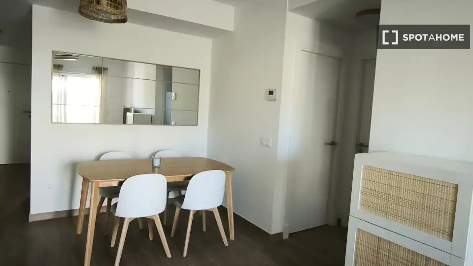 Comedor de Apartamento para compartir en Chipiona con Aire acondicionado, Terraza y Amueblado