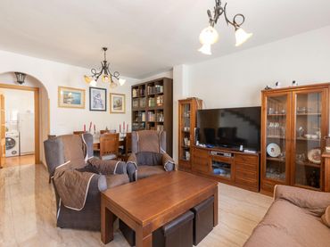 Terraced house with balcony for sale in Calle Bermejales 9
