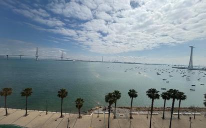 Vista exterior de Pis en venda en  Cádiz Capital amb Terrassa