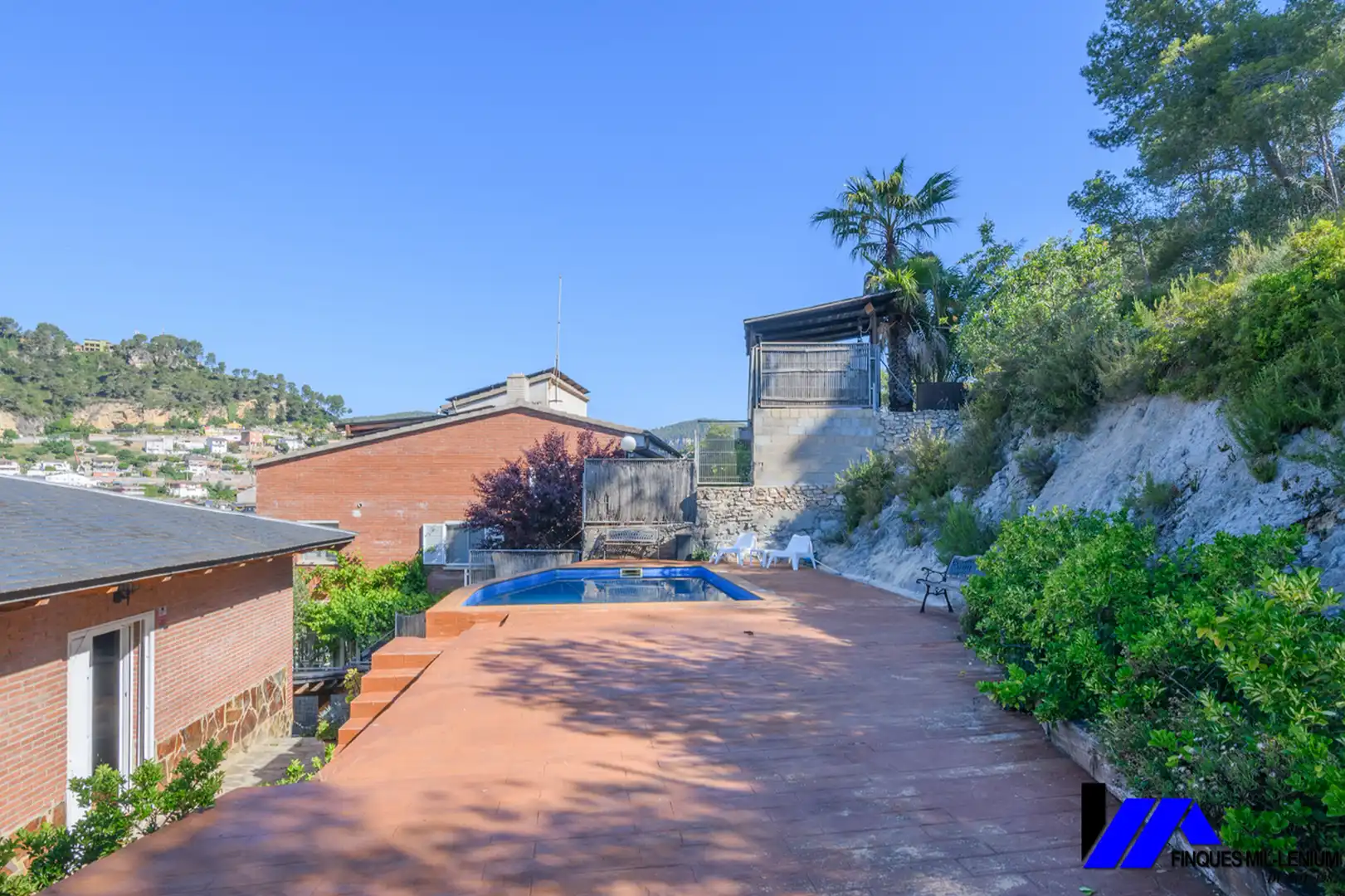 Piscina de Casa o chalet en venta en Vallirana con Aire acondicionado, Calefacción y Jardín privado