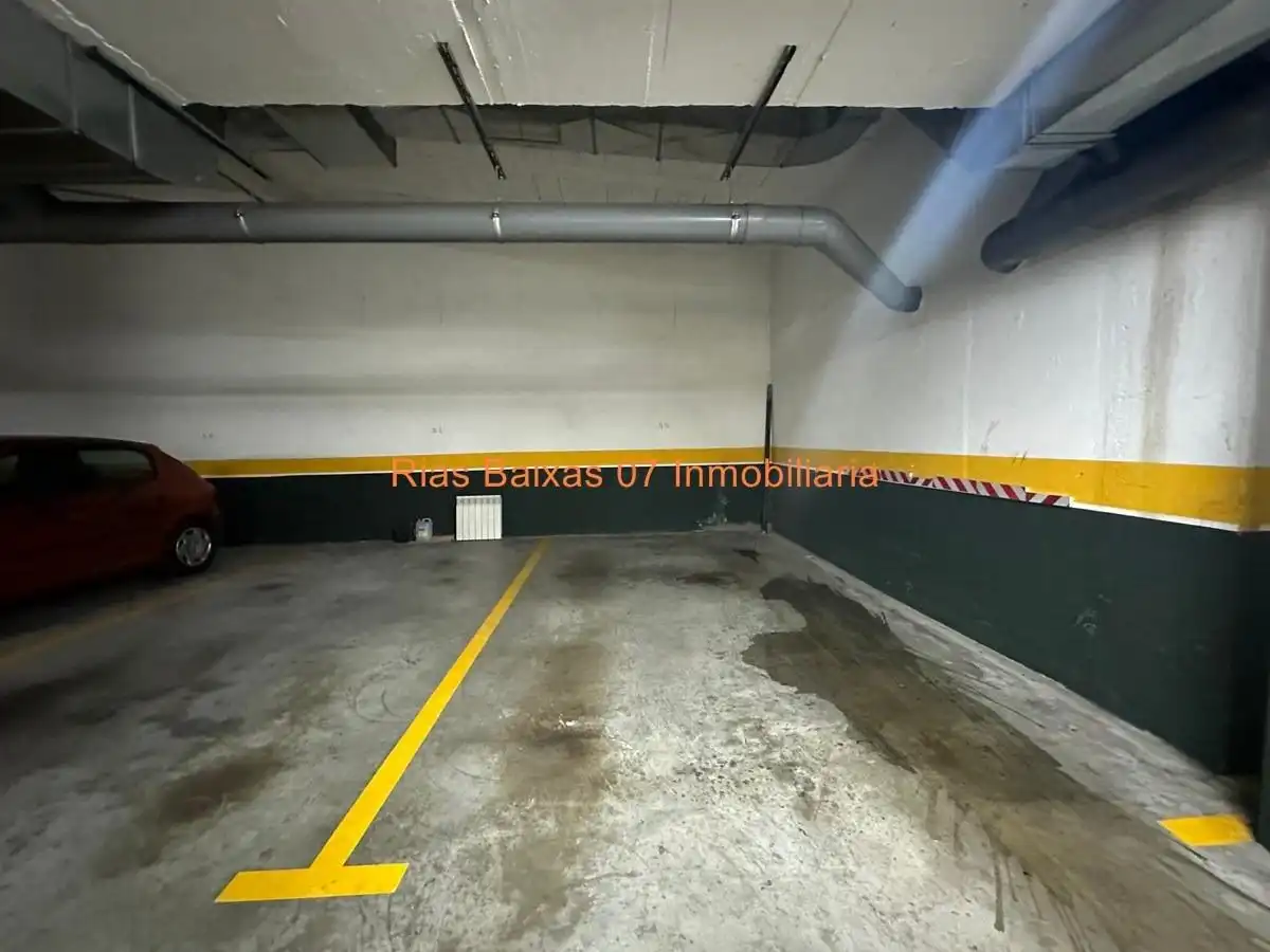 Parking de Piso en venta en Vigo  con Calefacción y Balcón