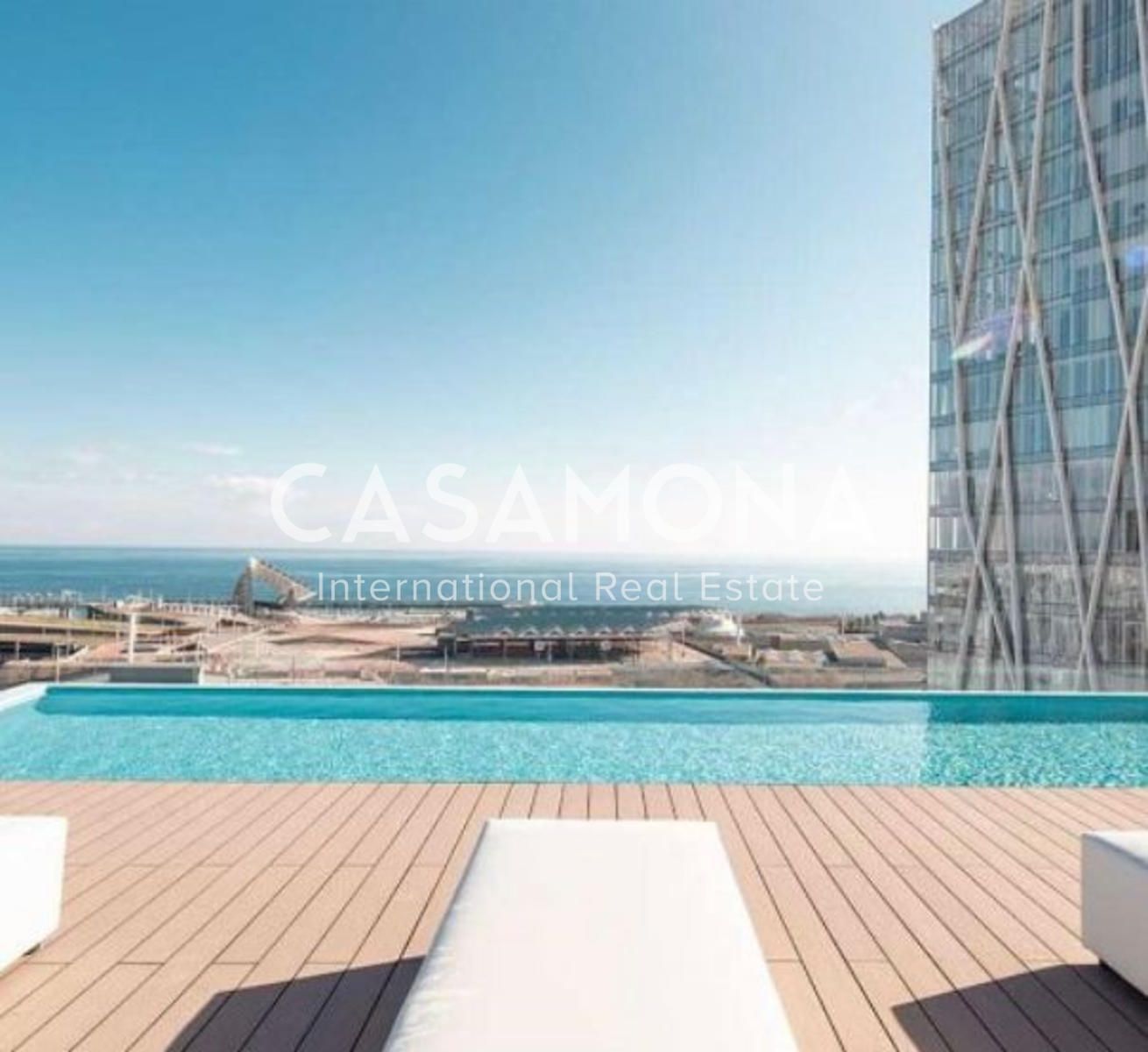 Swimming pool of Apartment to rent in  Barcelona Capital  with Air Conditioner, Heating and Terrace