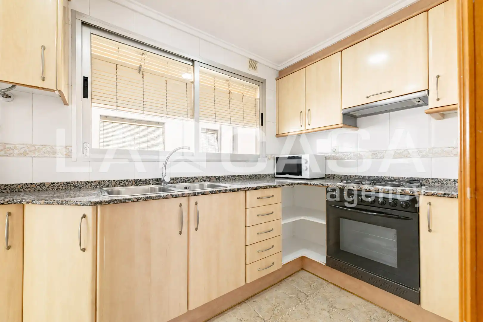 Cocina de Piso en venta en Valencia con Balcón
