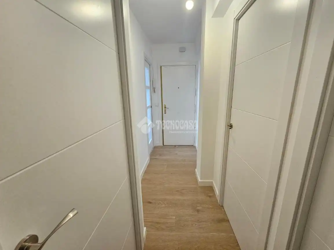Piso en venta en Madrid con Calefacción y Terraza